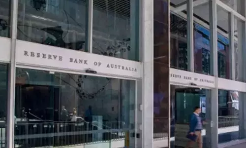 Australias central bank keeps cash rate unchanged