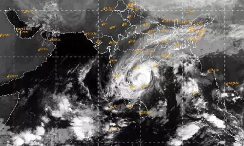 Cyclone landfall begins near Bapatla