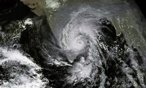 Rain throws life out of gear in Machilipatnam