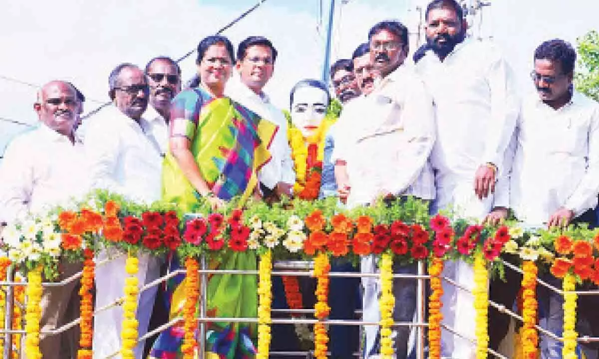 Ongole: Collector AS Dinesh Kumar pays floral tributes to Ambedkar