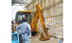 Officials are busy removing barricades at Pragati Bhavan as the new Chief Minister A Revanth Reddy is expecting to visit the Bhavan this afternoon. Officials are busy removing barricades at Pragati Bhavan as the new Chief Minister A Revanth Reddy is expecting to visit the Bhavan this afternoon.