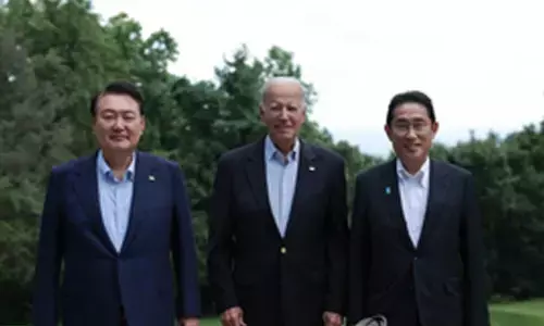 South Korea pushing to host trilateral summit with US, Japan next year