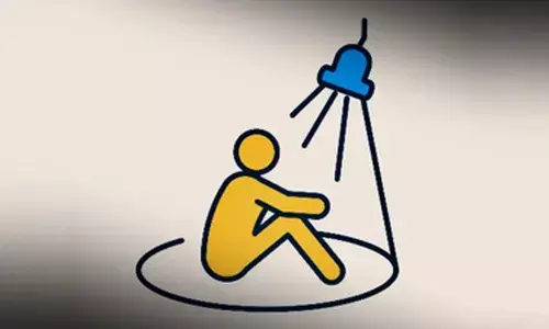 Light therapy may improve symptoms of Alzheimers disease: Study