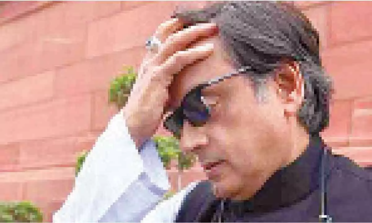 New Delhi: High Court grants Shashi Tharoor last chance to make submissions