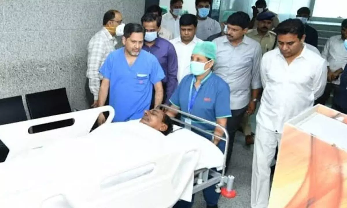 Pawan Kalyan, Chandrababu wishes KCR a speedy recovery