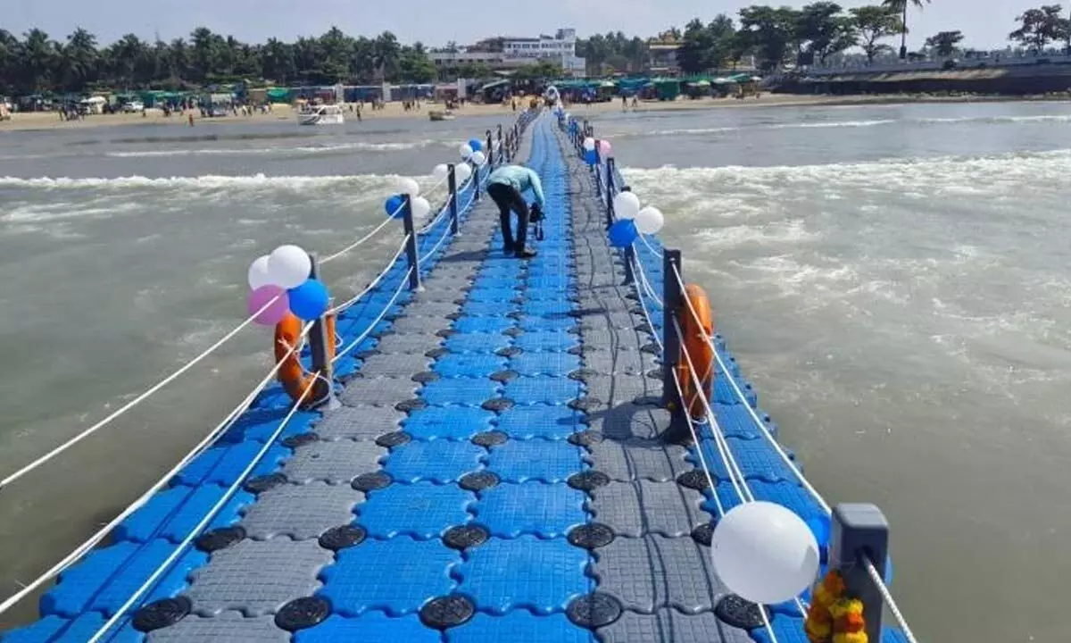 Floating bridge in Murudeshwara to attract tourists