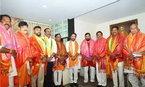 Nizambad: MLA Danpal Suryanarayana meets Kishan Reddy