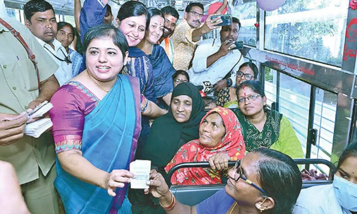Women heartily celebrate launch of Mahalakshmi scheme in Rangareddy