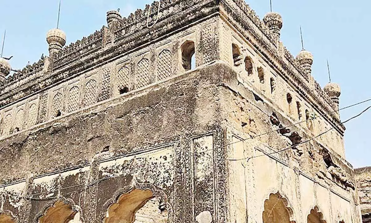 Hyderabad: Maqbara Kalyan Nawab remains in a sorry state