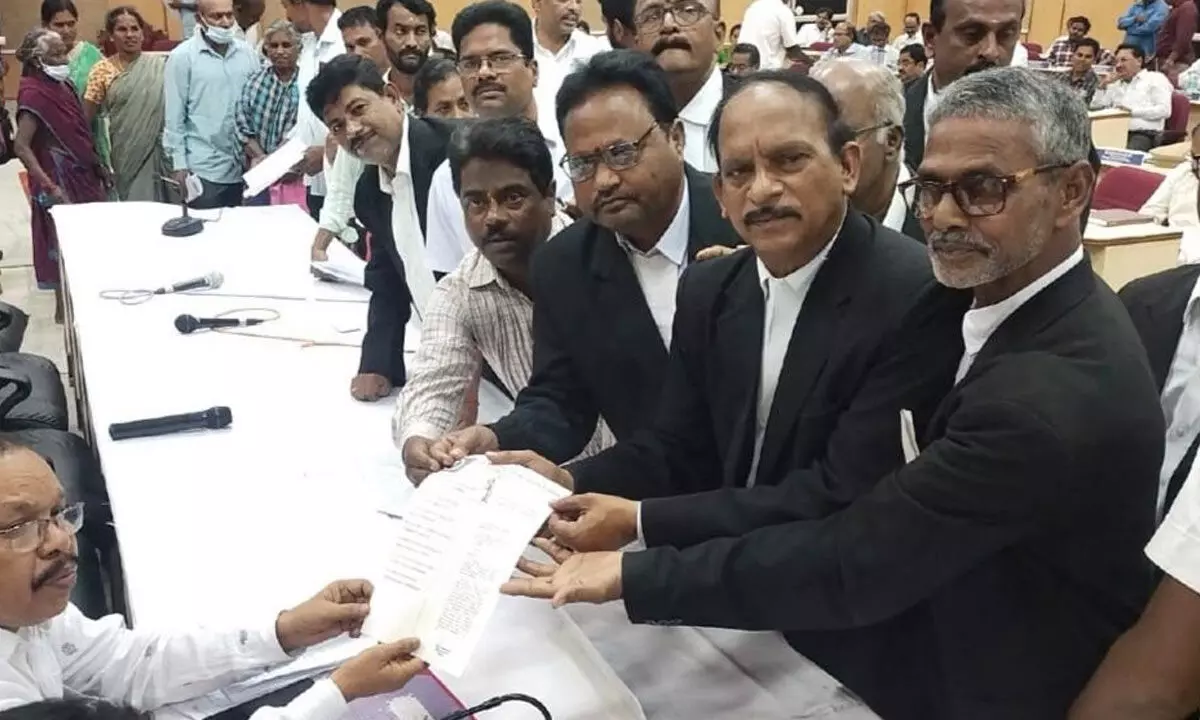 Advocates register grievance to DRO at “Spandana” on  Land Titling Act.
