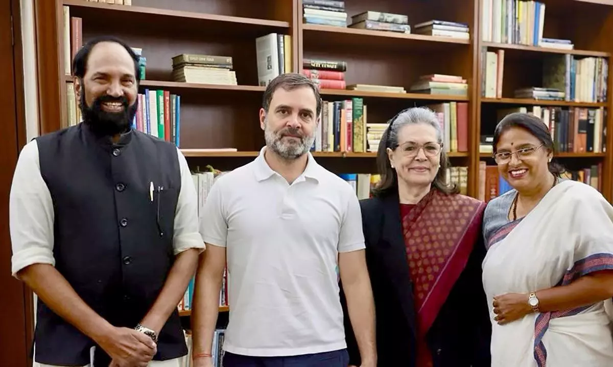 Minister Uttam Kumar meets Sonia and Rahul Gandhi in Delhi