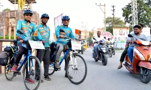 Ex-servicemen Karnal Shiva Naryana Mishra, Dr Saheb Rao Kasav, and Subedar Ulhas Kulkarnireached Nalgonda on Tuesday