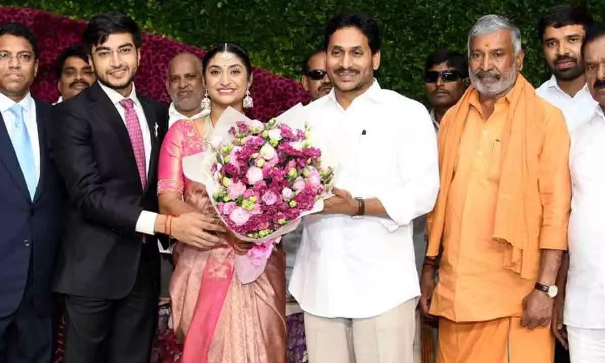 CM YS Jagan Mohan Reddy attends wedding reception in Tirupati