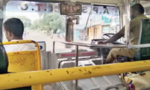 Vijayawada: Union urges RTC to increase bus services