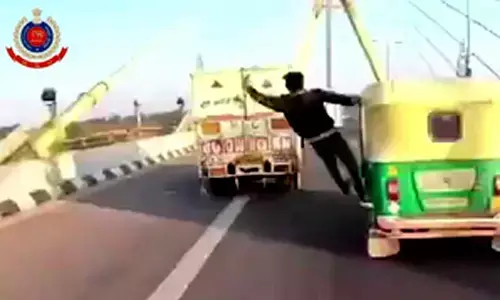 Auto-rickshaw stunt in Delhi leads to seizure of vehicle, legal action