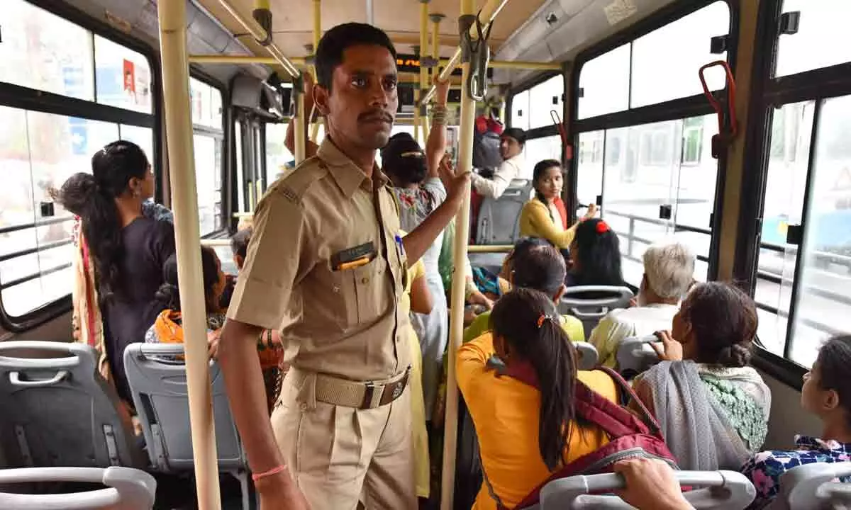 New Delhi: Setback for Arvind Kejriwal on bus marshal scheme