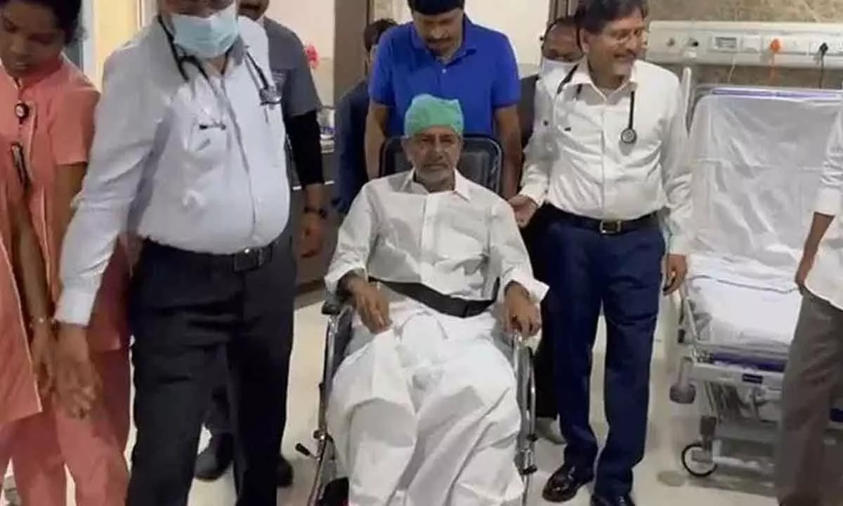 Former CM KCR discharged from Yashoda hospital