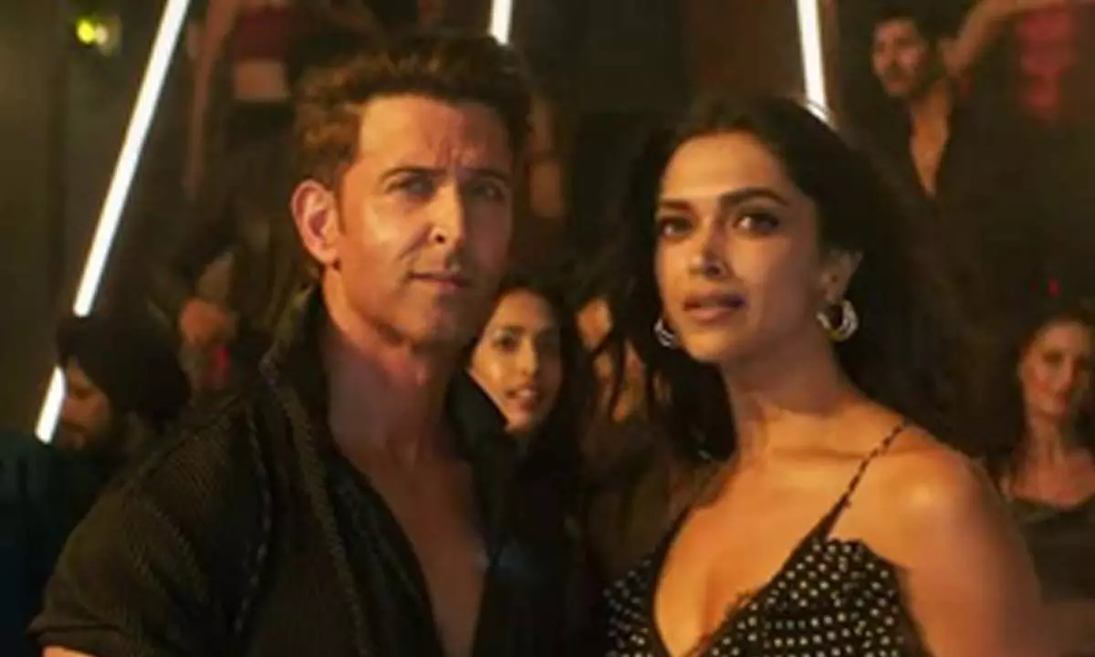 Hrithik, Deepika’s chemistry in Sher Khul Gaye from ‘Fighter’ sets the house on fire