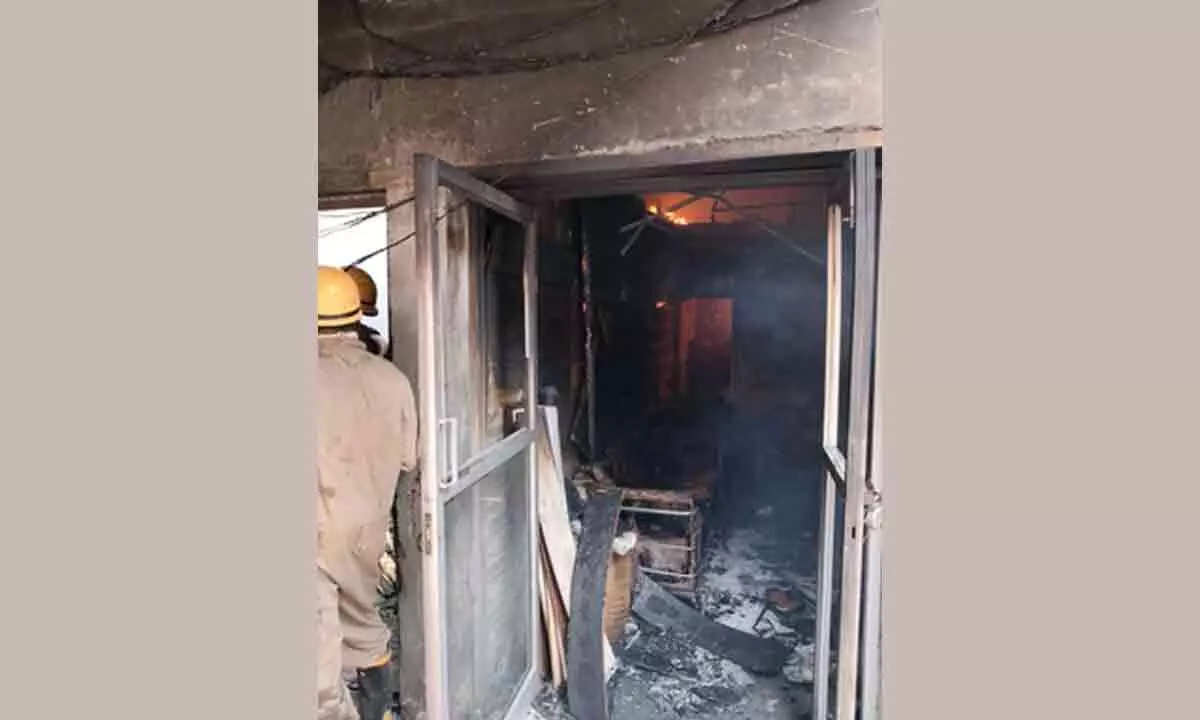 Fire breaks out in a Delhi godown