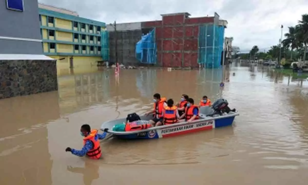 Floods displace over 6,500 people in Malaysia