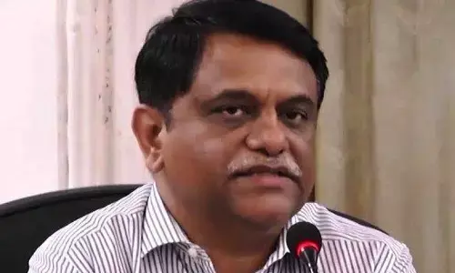 Govt makes major reshuffle of babus