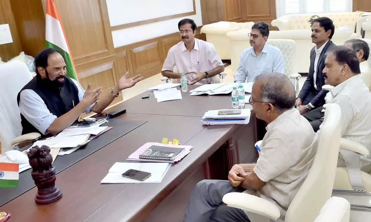 Minister for Irrigation and Civil Supplies Uttam Kumar Reddy reviewing the damage to the piers of Medigadda barrage with the officials of L&T and Irrigation, in Hyderabad on Monday