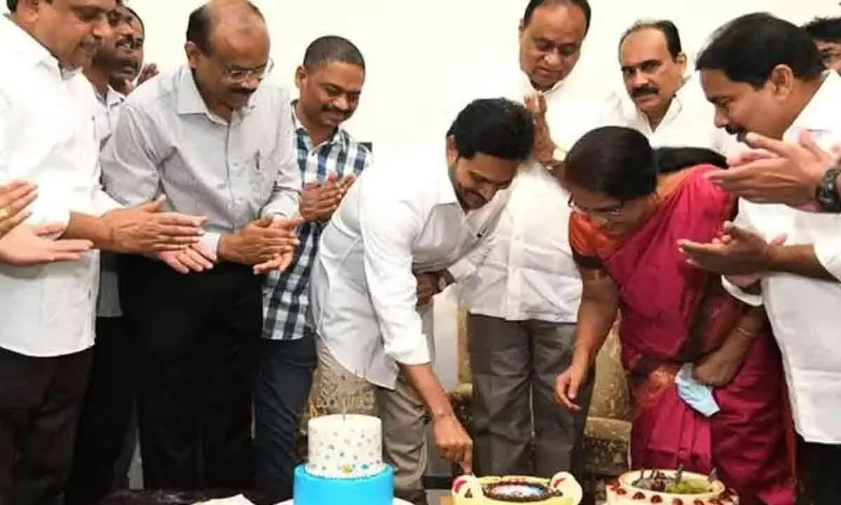 YS Jagan birthday celebrations held at YSRCP office, Sajjala lauds CM for welfare schemes