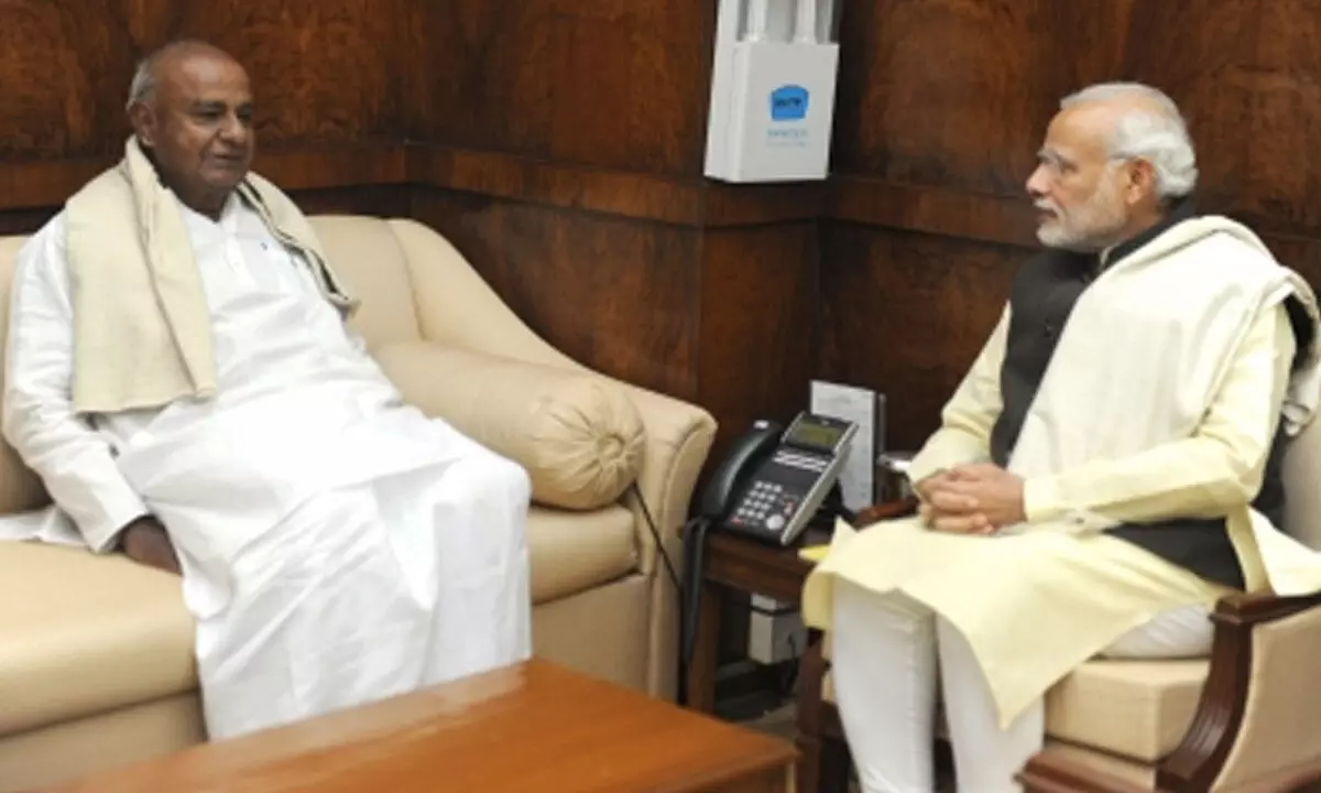Deve Gowda, kin meet Modi: BJP-JD(S) seat sharing to be finalised
