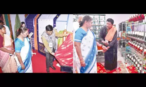 President lauds weavers for preserving cultural heritage