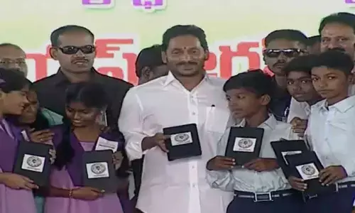 Brought reforms in the field of Education, says YS Jagan at distribution of tabs event