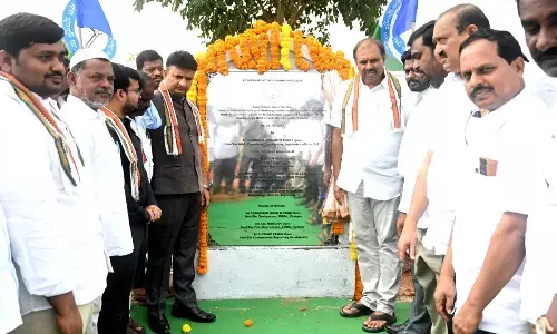 Rayachoti MLA Srikanth Reddy thanks Nakkavandlapalli for giving lands for cricket stadium