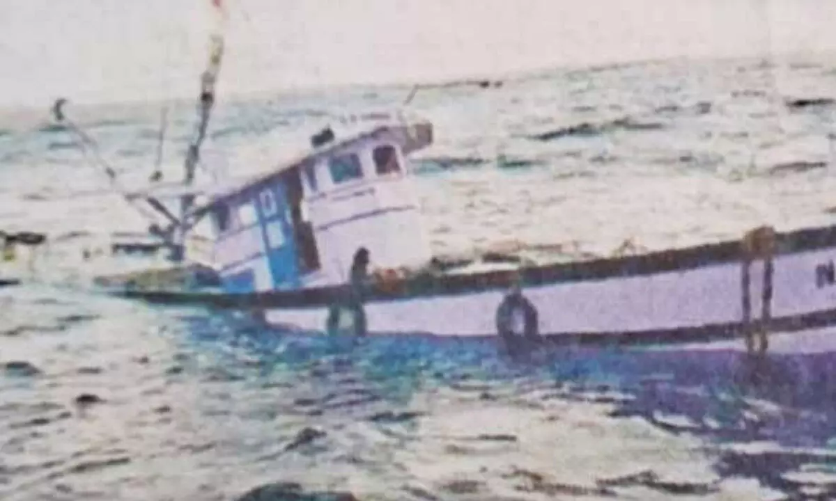 Fishing vessel sinks