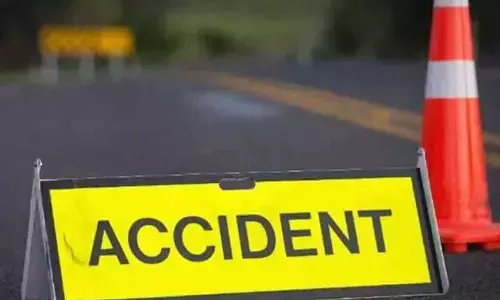One dies after car creates havoc at Bapulapadu in Krishna district