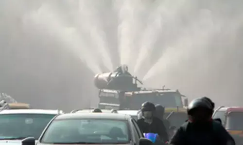 Delhi grapples with worsening air quality, Anand Vihar crosses severe threshold on AQI