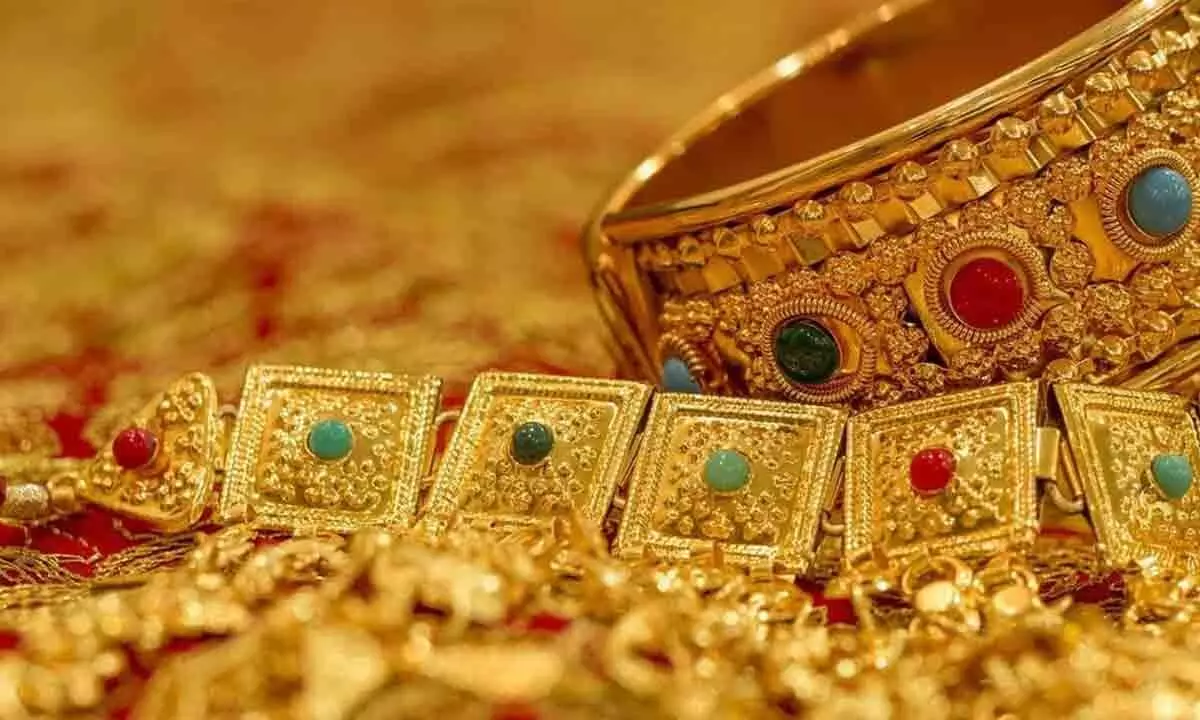 Gold rates in Delhi today stable, check the rates on 24 December, 2023