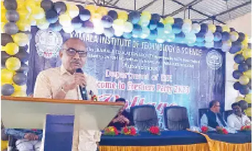 Karimnagar: Students urged to acquire job-prep skills