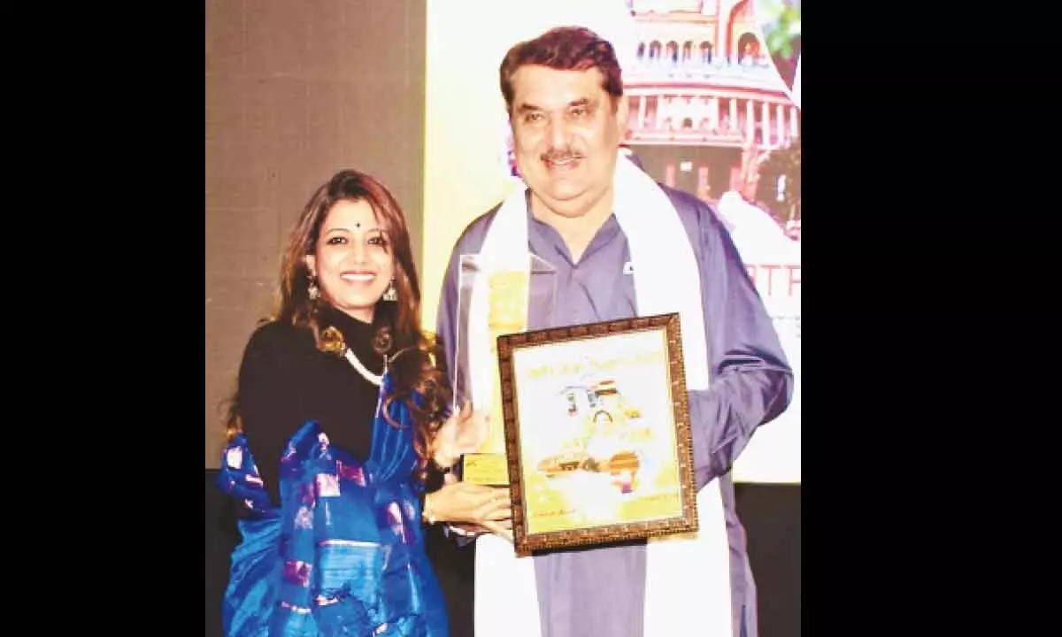 Odia artist Suryasnata Mohanty bags ‘Delhi Star Award’