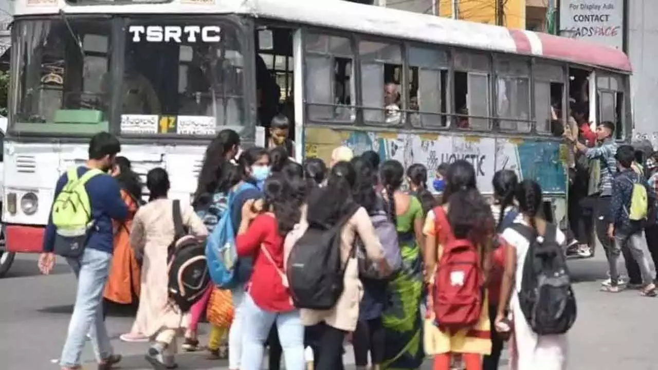 Amidst rush of women in buses, TSRTC in plan for separate buses for men