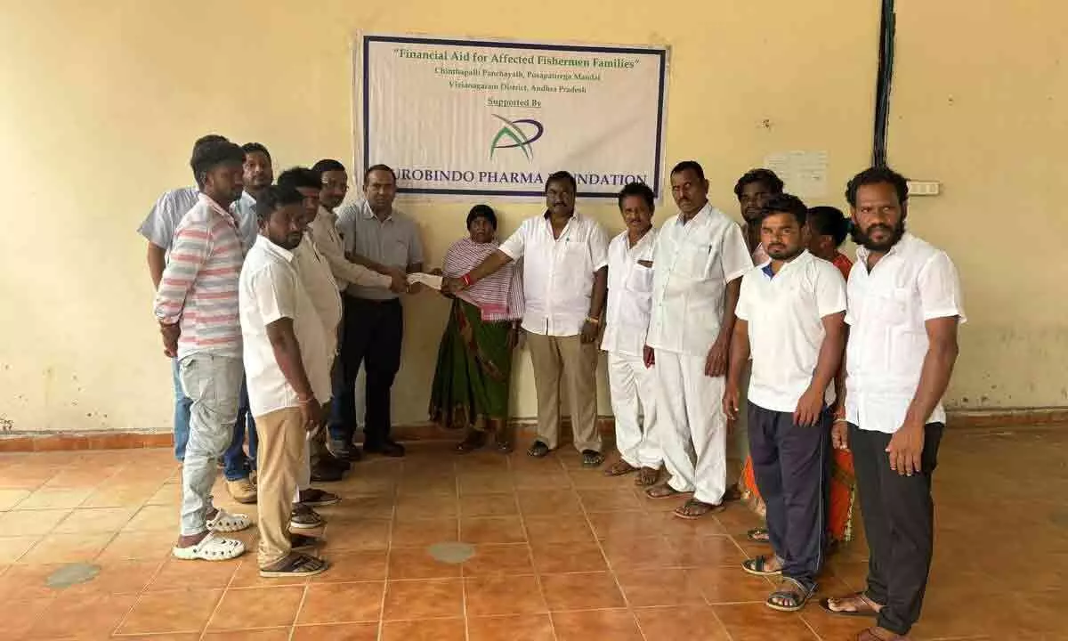 Srikakulam: Aurobindo extends aid to kin of fishermen