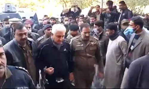 Physically, mentally tortured in prison, Former Pak FM tells court