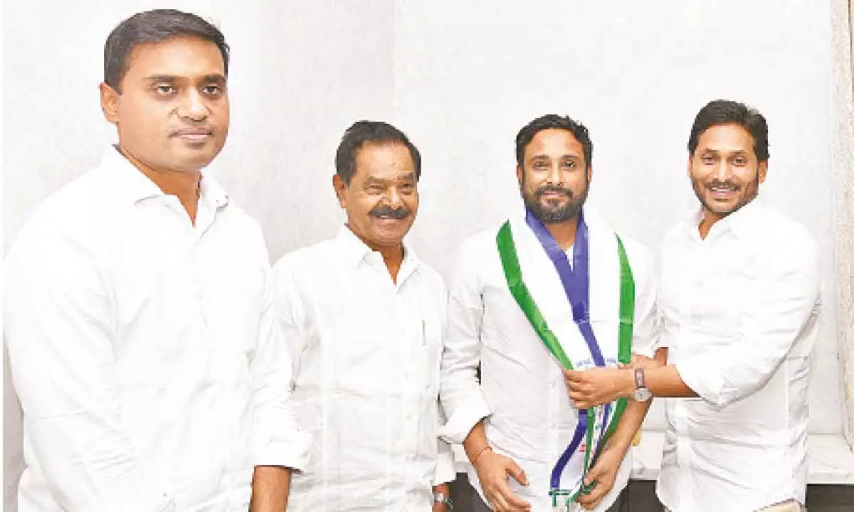 Cricketer Ambati Rayudu joins YSRCP