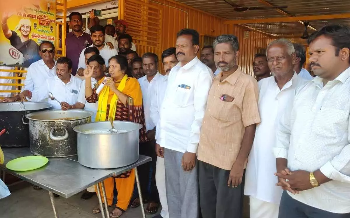 Anna canteen completes 300 days in Penukonda