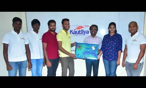 Sridhar, Director, Kautilya is felicitating all India toppers in the CAT-2023 results