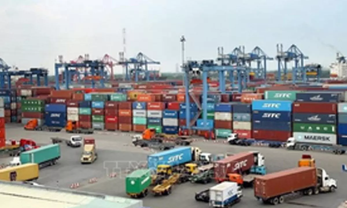 Vietnams foreign trade hits 683 bln USD in 2023