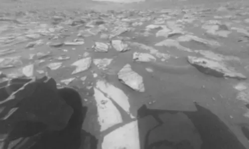 NASAs Curiosity rover records videos of Martian day, from dawn to dusk