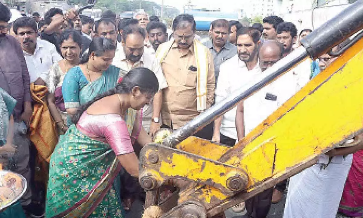 YSRCP leader and Nellore MP Adala Prabhakara Reddy laying the foundation for developmental works worth Rs 20 lakh in the 41st division in Nellore rural constituenc
