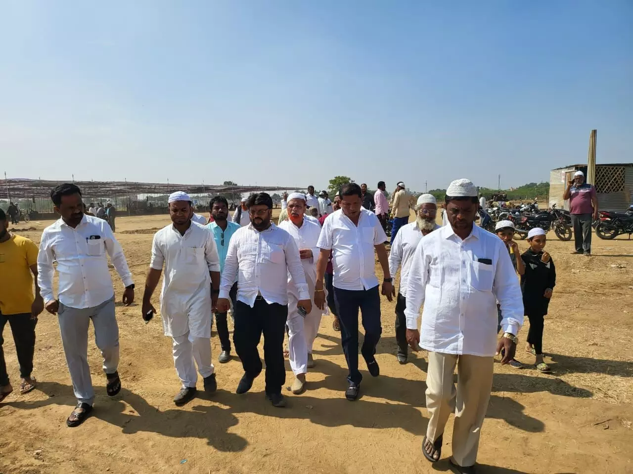 YSRCP leader Venu Reddy inspects istama works in Hindupuram