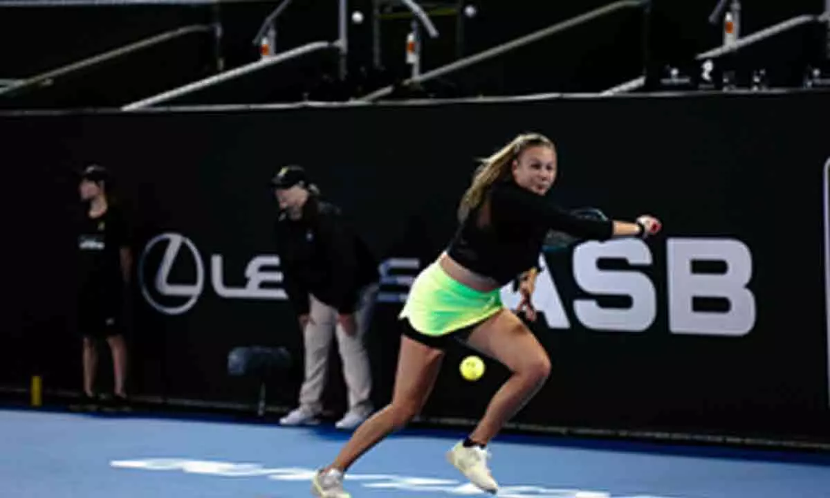Tennis: Anisimova returns to the WTA tour with win over Pavlyuchenkova in Auckland