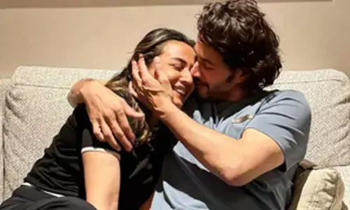 Mahesh Babu shares a lovely picture with his wife Namrata