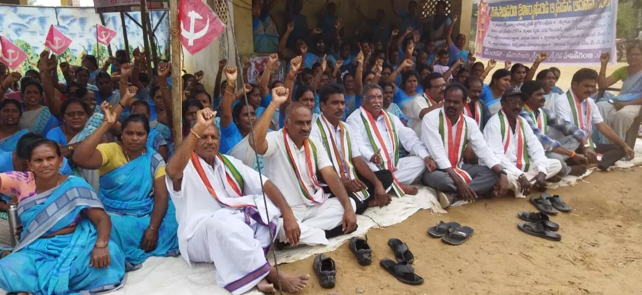 Kaikaluru constituency Congress leaders express solidarity with Anganwadi workers